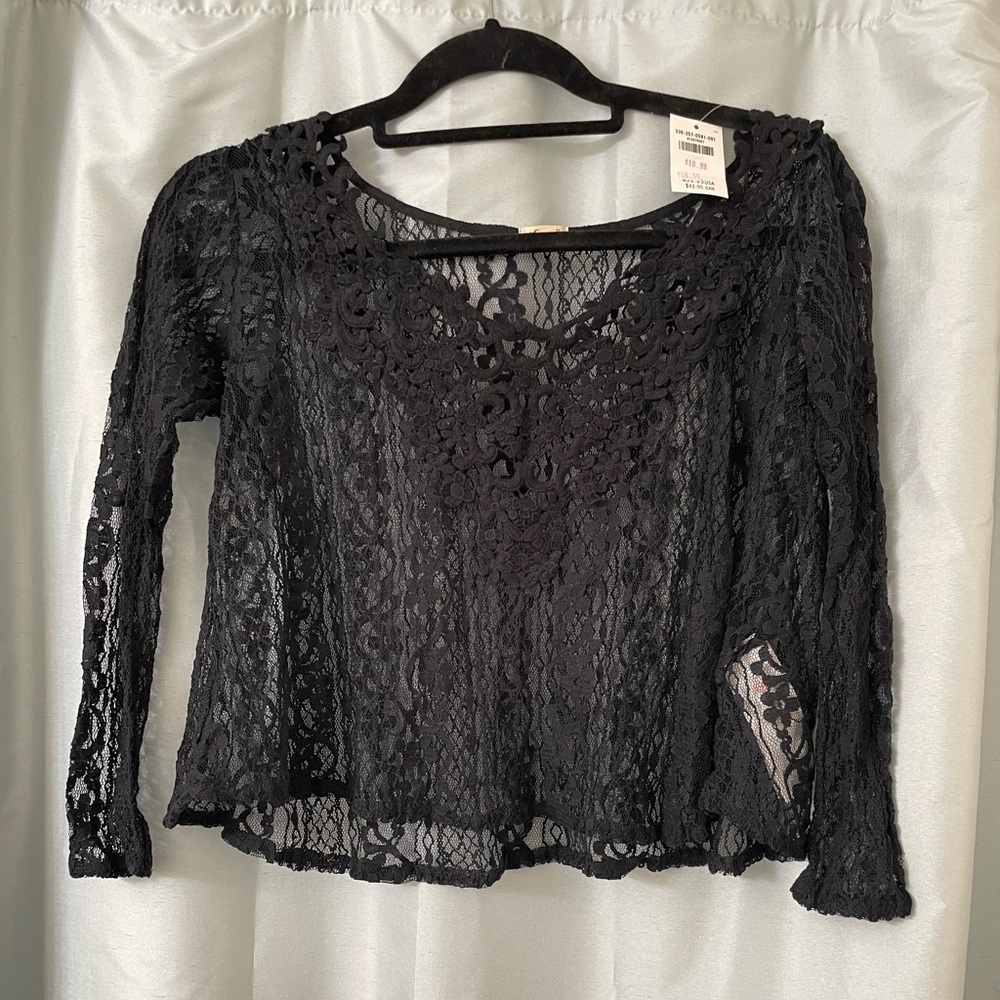 Hollister XS navy blue laced crop top